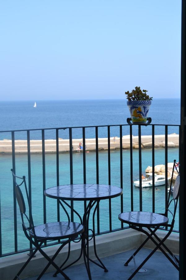 4 Balconi House-San Gregorio Palazzo Unico Vista Mare Villa Gallipoli Værelse billede